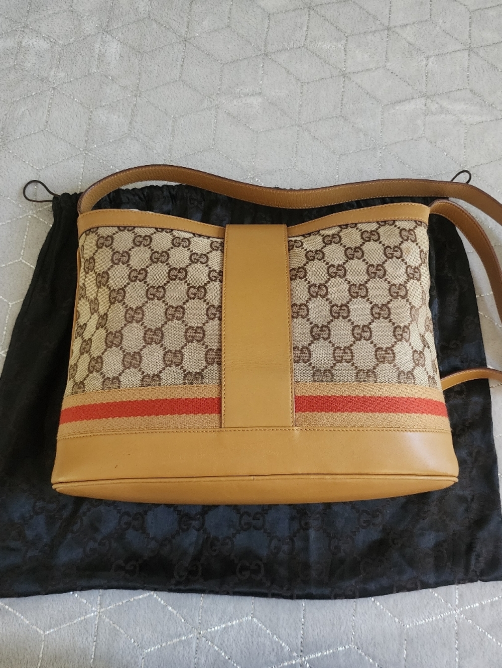 GUCCI | Limited Edition GG Monogram Sherry Line Shoulder Bag - Picture 4 of 15